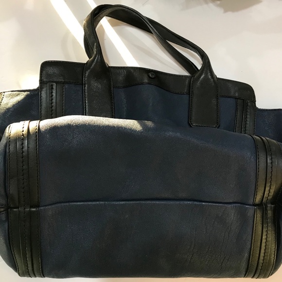 Chloe Alison Tote , Medium - Picture 4 of 8